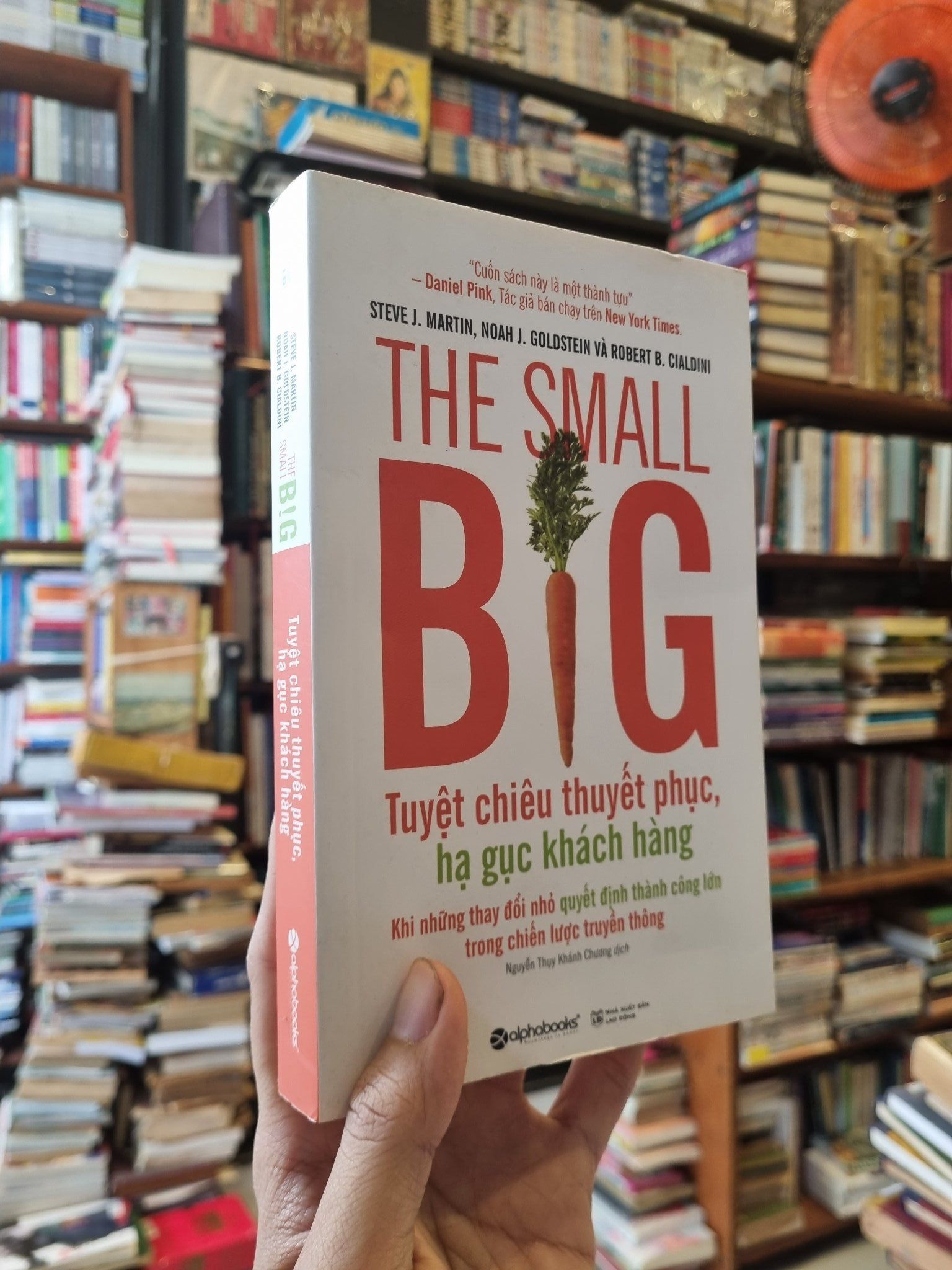 HẠ GỤC KHÁCH HÀNG